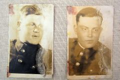 V domě Jana Kubiše se našla jeho uniforma i fotografie