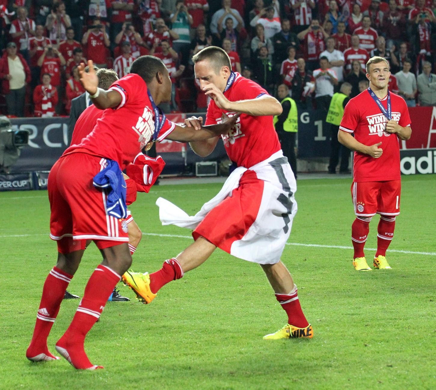 Franck Ribéry slaví zisk Superpoháru