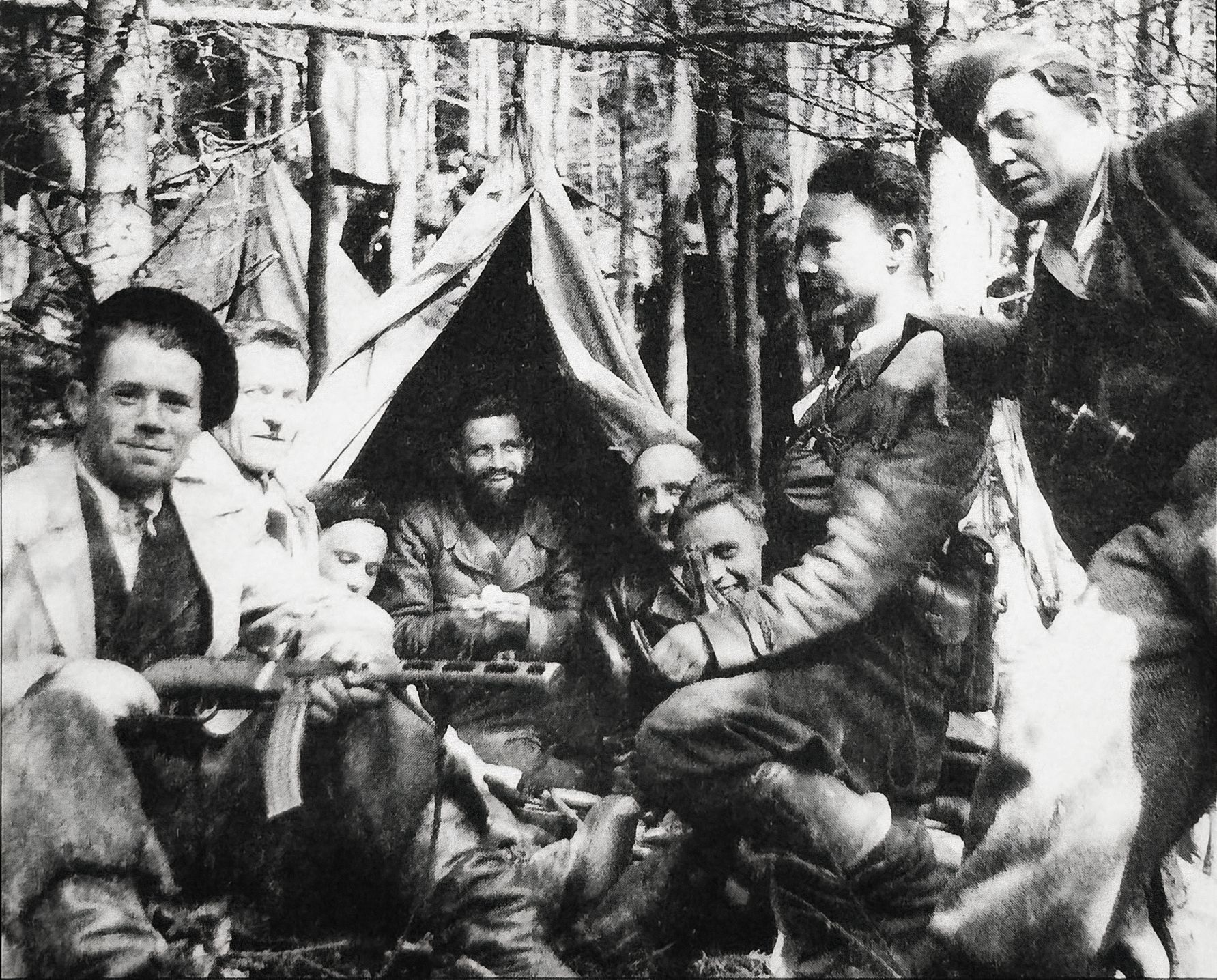 Jednorázové užití / Masakry a vypálené osady od nacistů v dubnu 1945