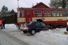 První nehoda na přejezdu zastavila vlak do Pelhřimova