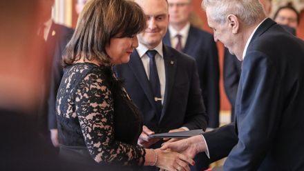 Schillerová: Schodek rozpočtu 320 miliard Zeman osobně podpoří