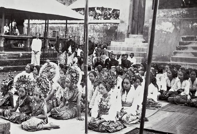 Bali. Fotografie z 20. Let 20. století, kterou pořídil přerovský rodák a cestovatel Bohumil Pospíšil.