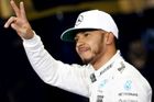 Hamilton odstartuje do rozhodujícího závodu sezony z prvního místa, Rosberga bude mít po boku