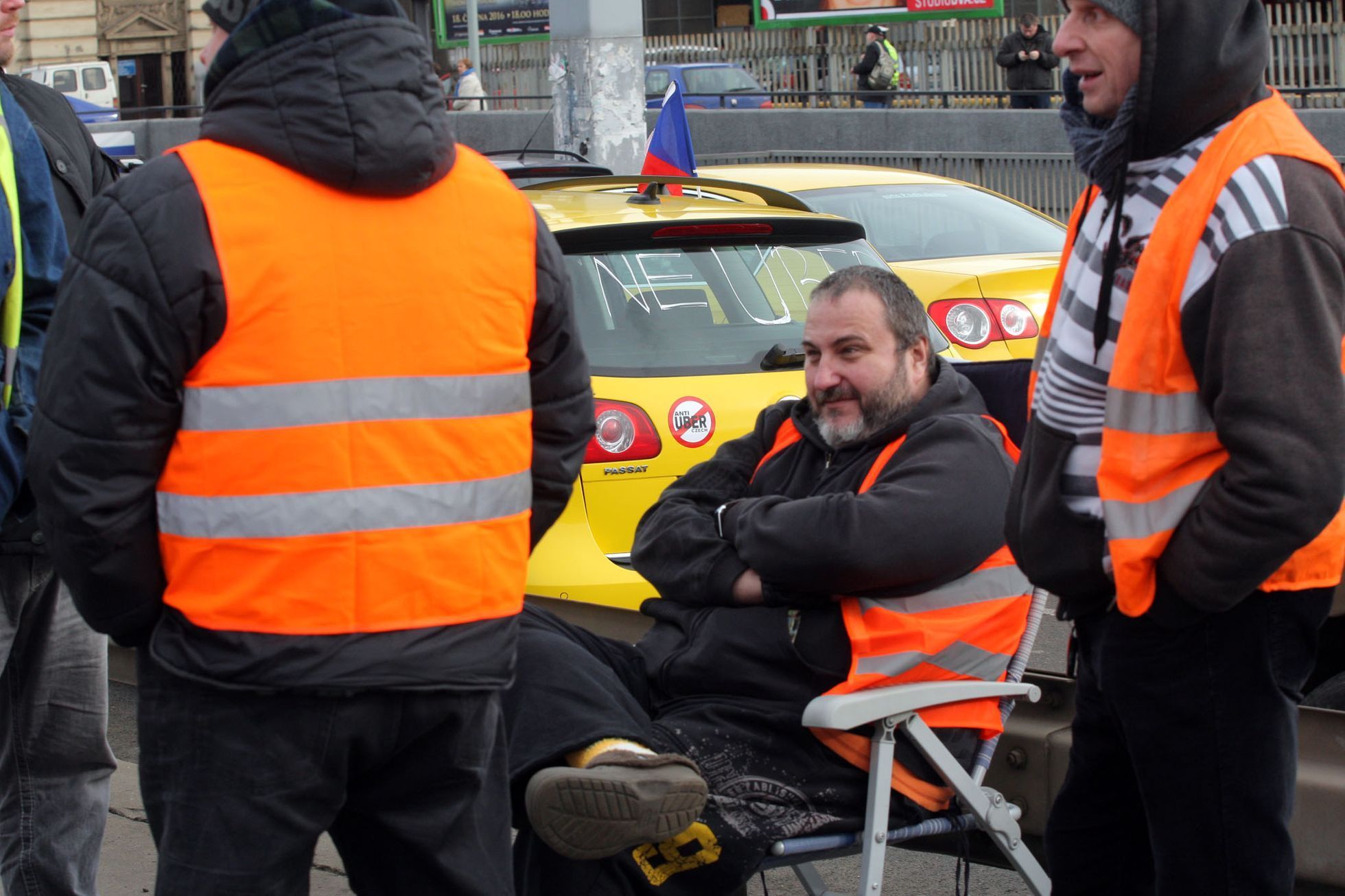 Taxikáři blokují Prahu