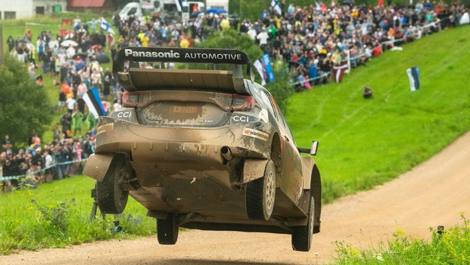 Oliver Solberg, Toyota na trati Estonské rallye 2025