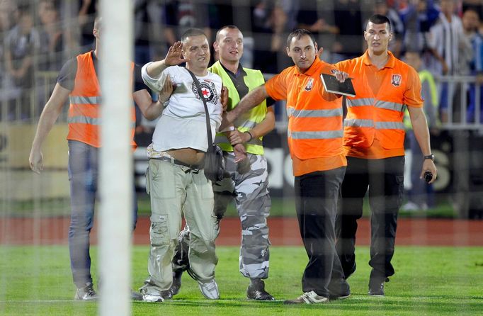 EL, Partizan Bělehrad - Tottenham: fanoušek na hřišti