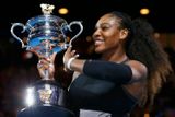 Pětatřicetiletá Serena Williamsová navázala triumfem na Australian Open na výhry z let 2003, 2005, 2007, 2009, 2010 a 2015.