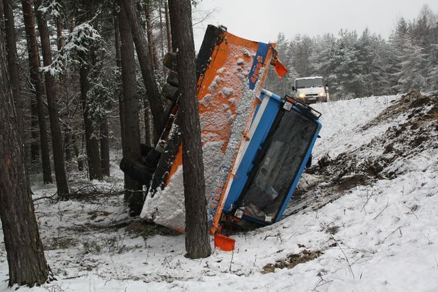 Nehoda sypače u Třemošné na Plzeňsku