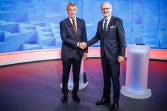 Babiš dostal Fialu pod tlak, měl v debatě klíčovou posilu. Komentátoři hodnotí duel