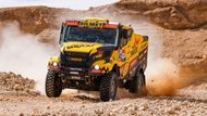 Martin Macík mladší, František Tomášek, David Švdanda - Iveco (Big Shock! Racing) - 7. v kategorii kamionů. Macík se stal druhým a posledním českým pilotem, který byl letos na Dakaru ve své kategorii v první desítce konečného pořadí. Sedlčanský jezdec mohl být výše, ale jeho zásadní potíže přišly ve čtvrté etapě.