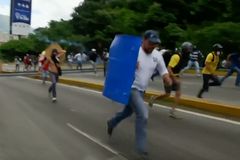 Šéf venezuelských poslanců očekává střety v budově parlamentu. Opozice chce dál vykonávat mandát
