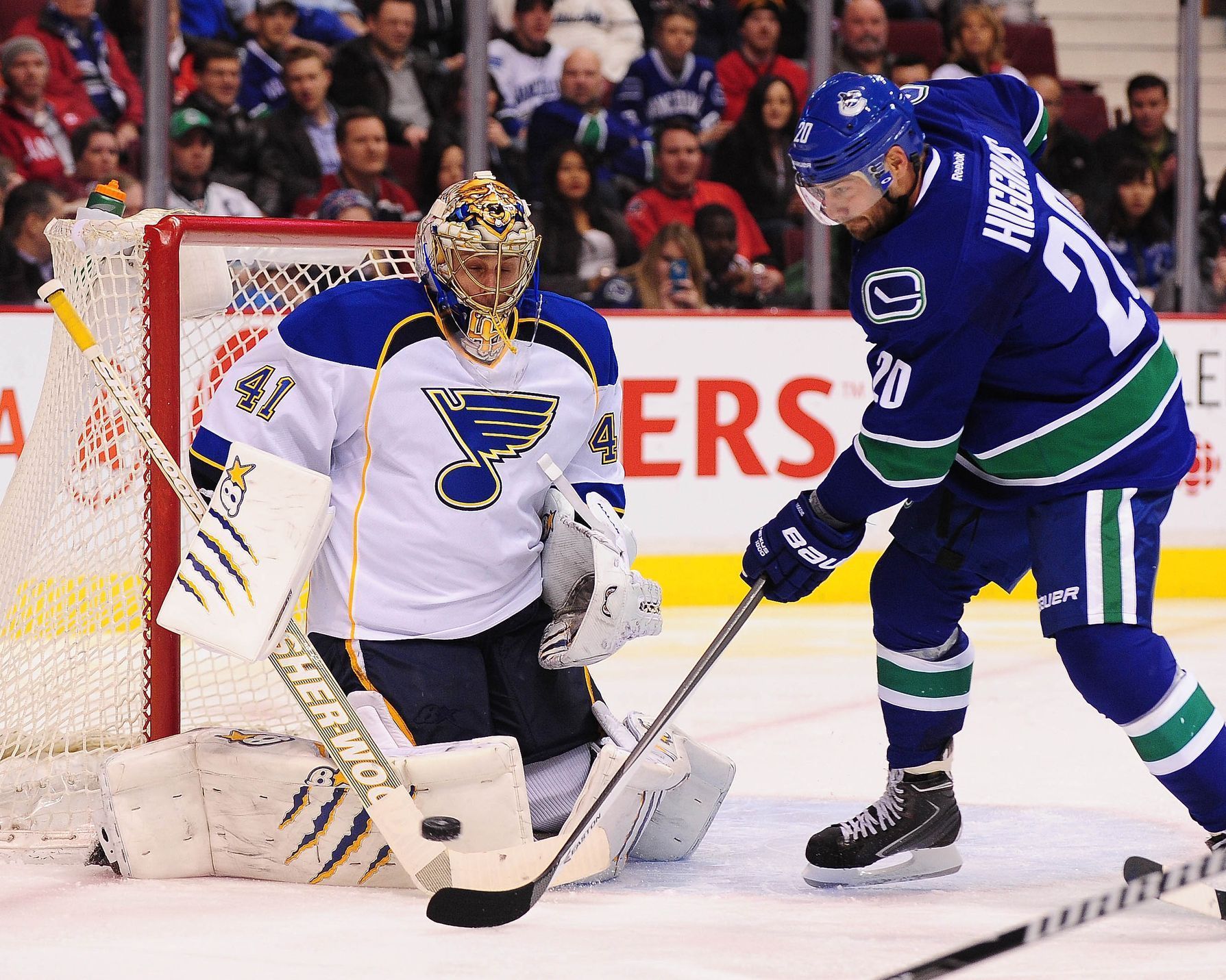 NHL: St. Louis Blues at Vancouver Canucks (Halák a Higgins)