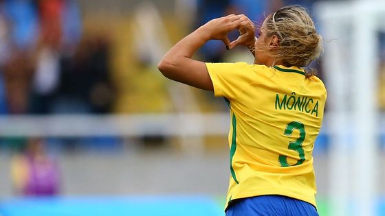 Brazilka Monica se zařadila mezi první střelkyně úvodního dne turnaje fotbalistek na olympiádě v Riu.