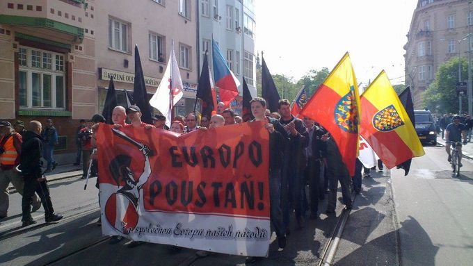 Pravicoví radikálové pochodují Brnem.
