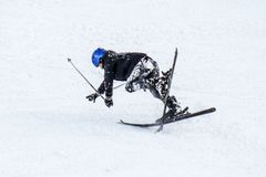 Záchranáři vyjíždějí zbytečně k lyžařům, přivolá je bezpečnostní funkce v mobilu
