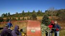 Workers use a bailing machine to prepare a Christmas tree to be shipped at the Omni Farm in West Jefferson, North Carolina, November 17, 2012. Crews at the farm will harvest nearly 20,000 Christmas trees this season. North Carolina has 1,500 Christmas tree growers with nearly 50 million Fraser Fir Christmas trees on over 35,000 acres. Picture taken November 17, 2012. REUTERS/Chris Keane (UNITED STATES - Tags: BUSINESS EMPLOYMENT ENVIRONMENT AGRICULTURE SOCIETY) Published: Lis. 19, 2012, 4:17 odp.