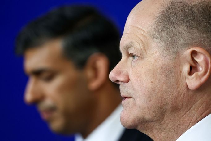 Rishi Sunak a Olaf Scholz v Berlíně.