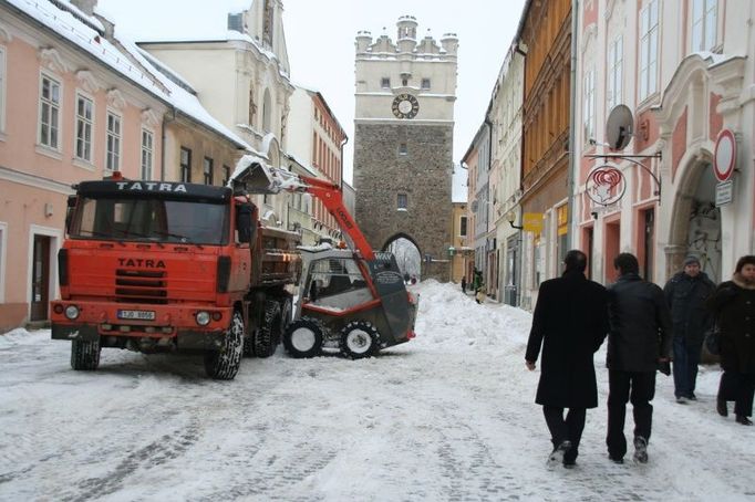 V pátek večer začne vyvážení sněhu z centra Jihlavy