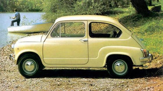 Zastava 750 už s dveřmi zavěšenými vpředu.