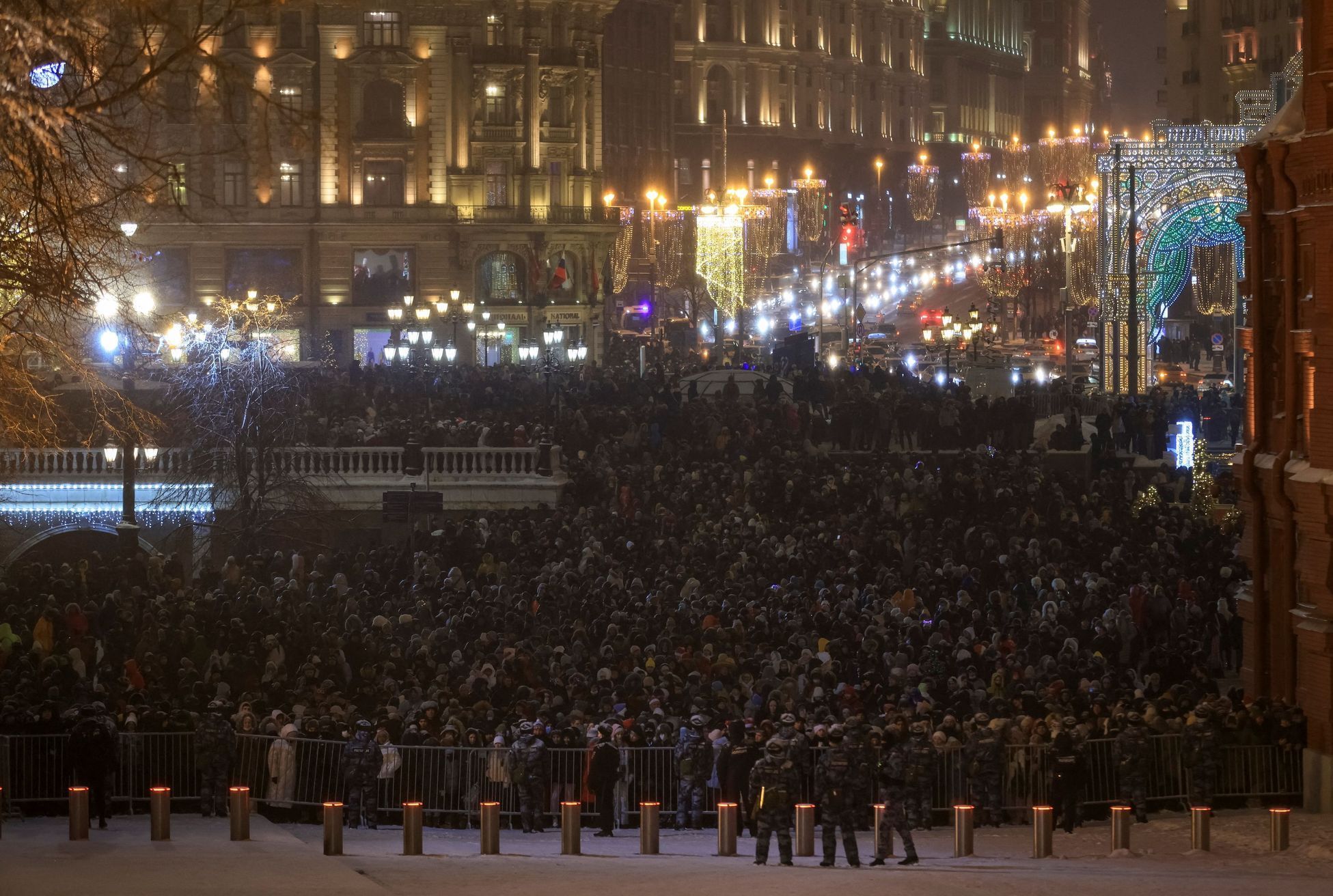 Москва 2024 года фото. Красная площадь Москва сейчас 2022. Красная площадь Москва новый год 2022. Празднование нового года в России. Красная площадь в новогоднюю ночь 2022 в Москве.