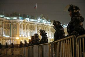 Foto: Policie zatkla 1400 lidí. Kvůli Navalnému se protestovalo v Moskvě i Petrohradě