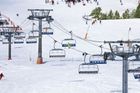 Start lyžařské sezony se blíží. Přehled lokalit, kde se mají brzy rozjet vleky
