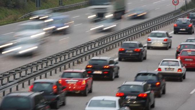 Na českých silnicích zemřelo v prvním čtvrtletí roku 2016 nejméně lidí od roku 1970. (Ilustrační foto)