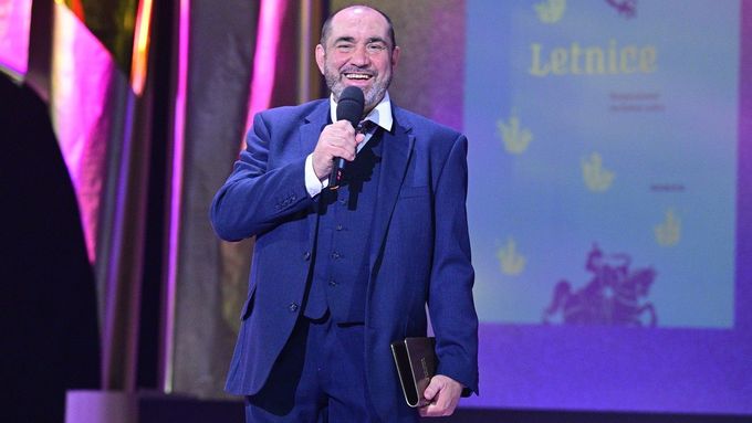 Miroslav Hlaučo za svůj román Letnice získal dvě ceny Magnesia Litera.