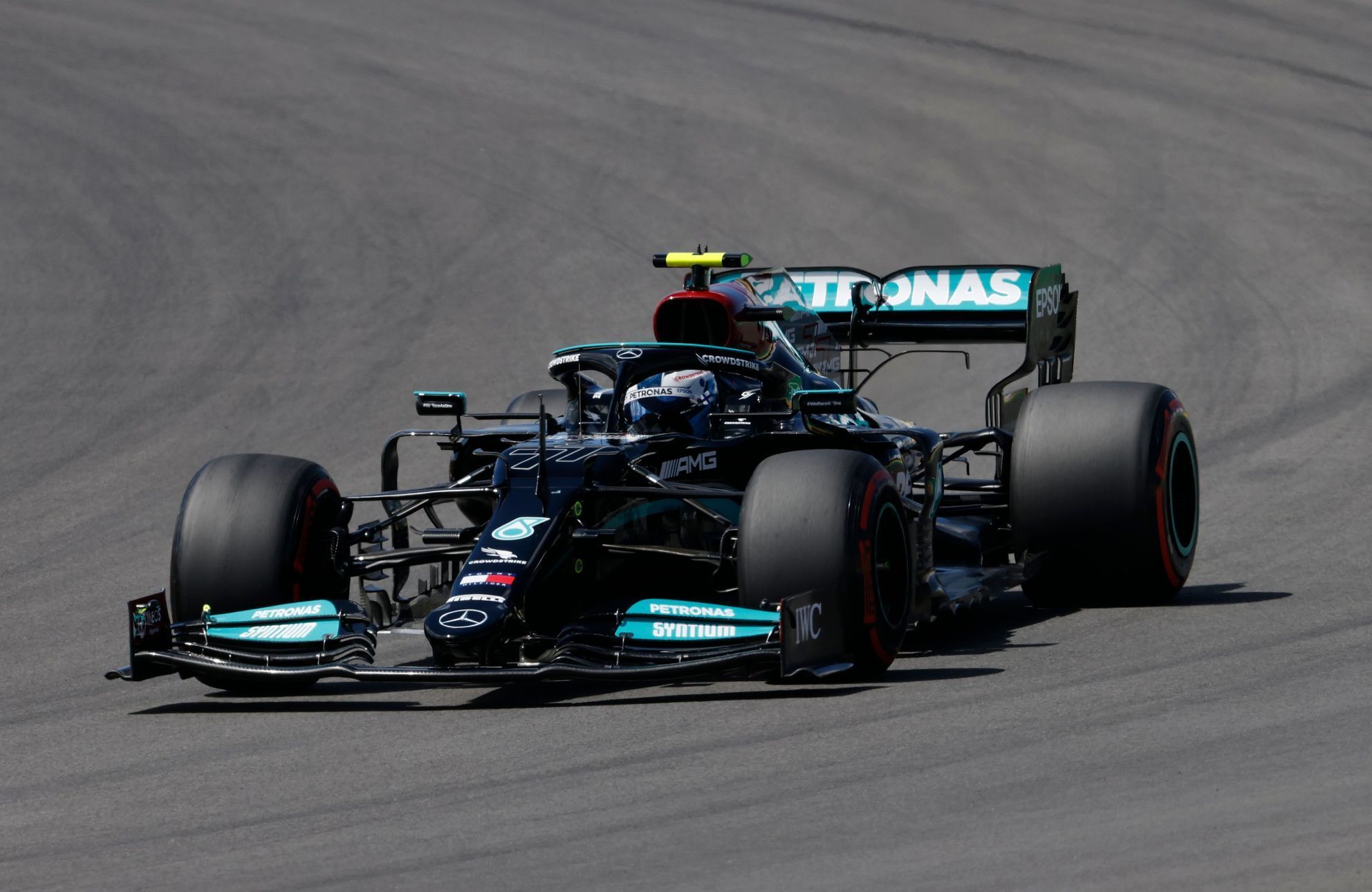 Valtteri Bottas v Mercedesu v kvalifikaci na GP Portugalska F1 2021