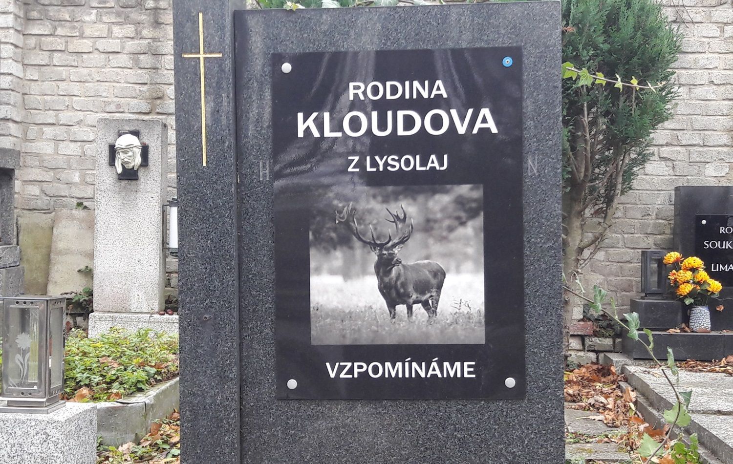 Cedule hrob hřbitov Dušičky