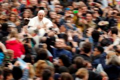 Papež František: "Radujte se a jásejte." Nezbláznil se? Naopak, povzbuzuje nás