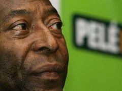 Uvidí sedmdesátiletý Pelé svůj nejkrásnější gól?