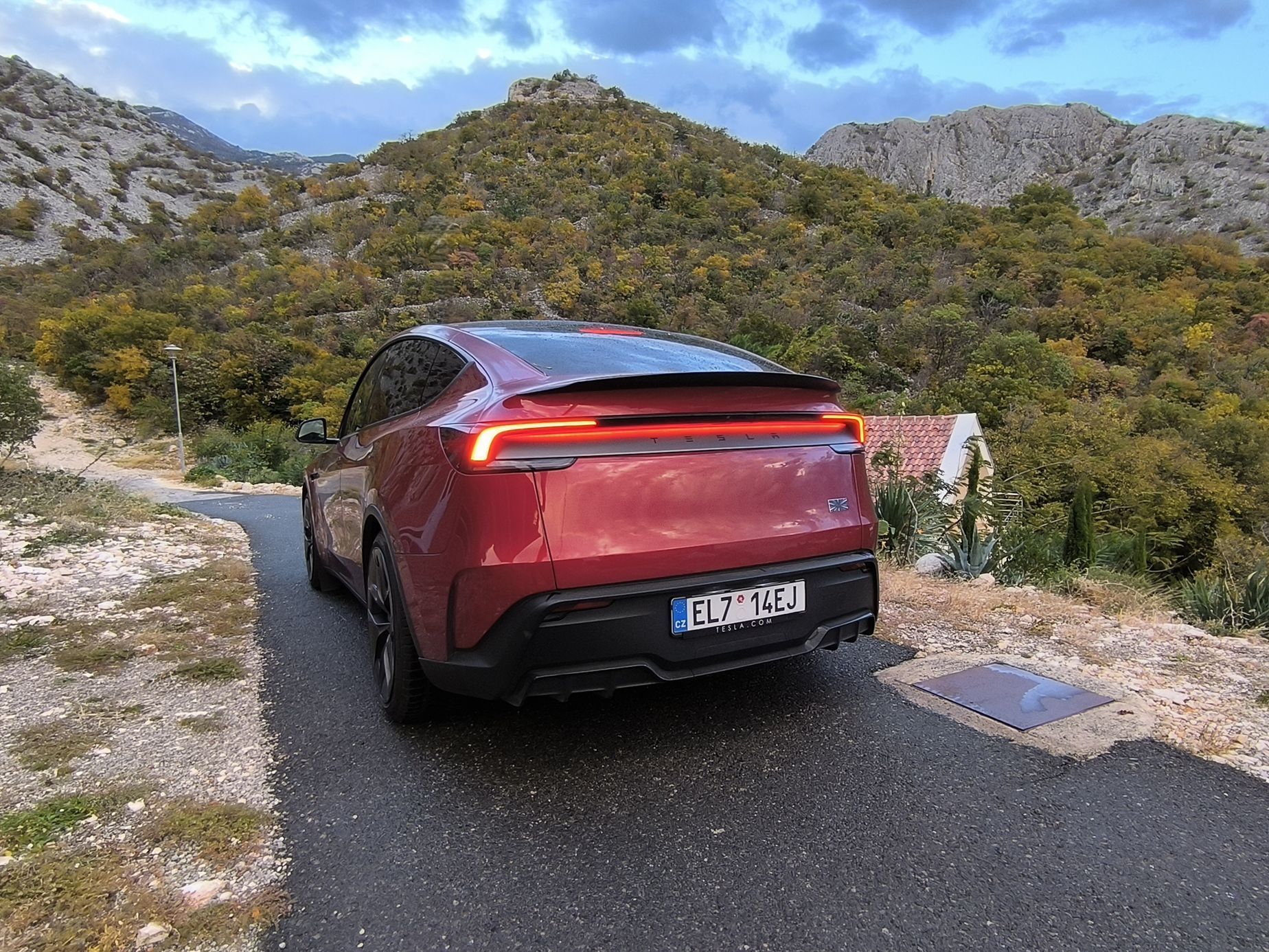 Tesla Model Y Performance Chorvatsko 2025