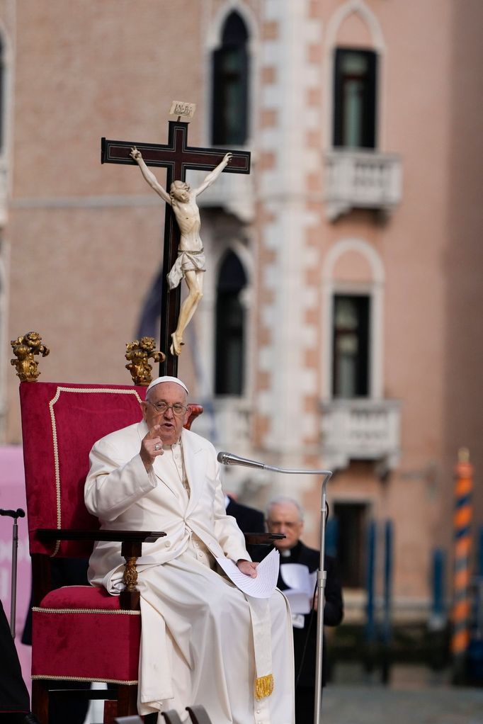 Papež František navštívil Benátky poprvé od svého zvolení v roce 2013.