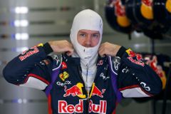 Vettel vyhořel v kvalifikaci na GP Ruska, vyhrál Hamilton
