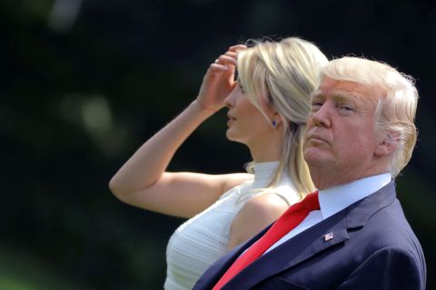 Není způsobilý vládnout, tvrdí vlivný americký republikán. Zlomí Trumpovi vaz jeho vlastní strana?