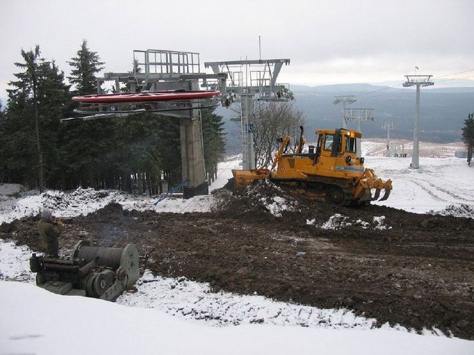 Intenzivní stavební práce pokračovaly i v prosinci 2008