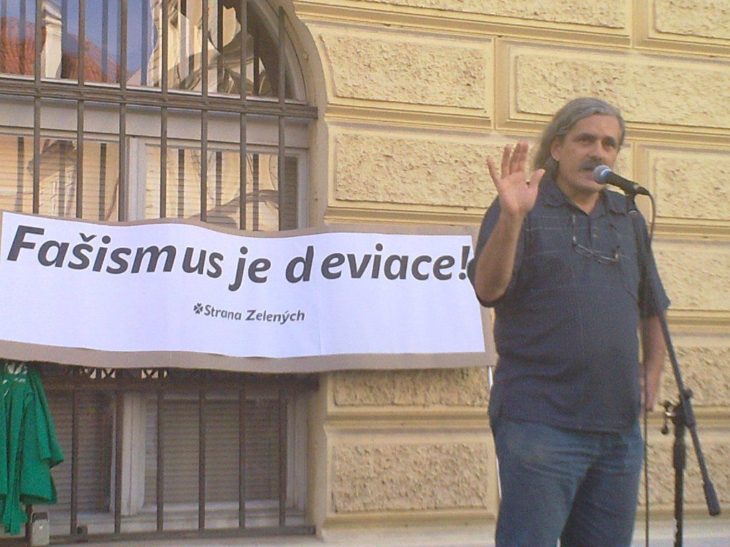 Demonstrace proti Bátorovi