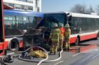 U pražského letiště se srazily dva autobusy