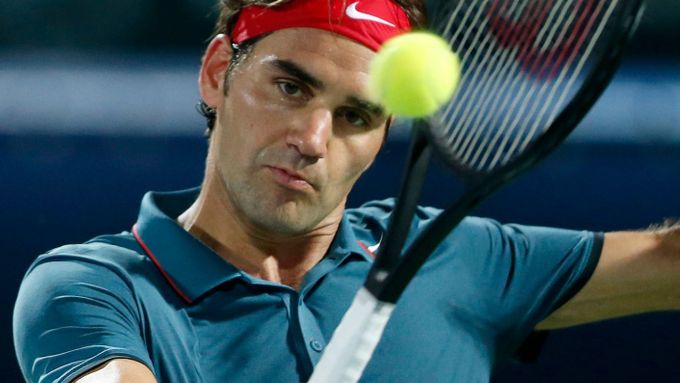 I ve 32 letech dokáže Roger Federer porážet světovou špičku. Podívejte se na jeho finálový zápas v Dubaji proti Tomáši Berdychovi.