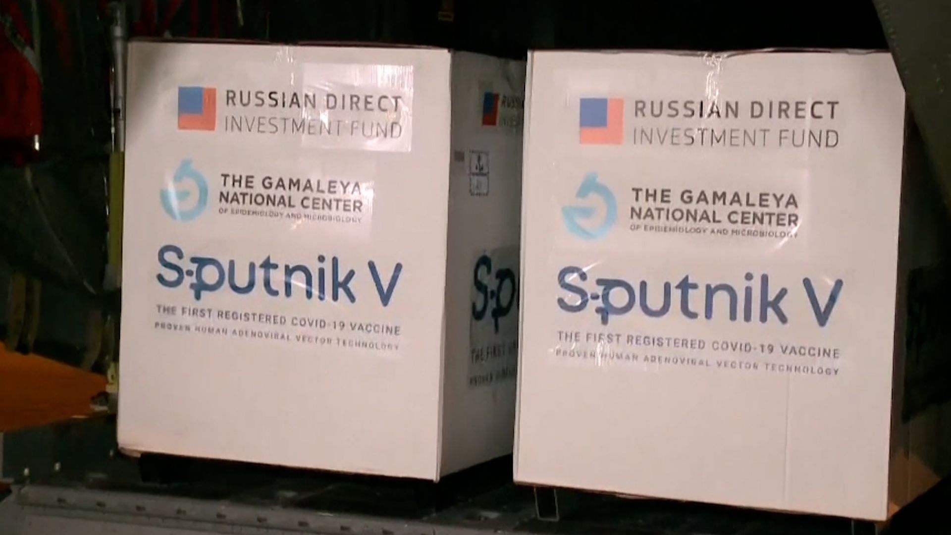 Ruská vakcína Sputnik pro Slováky dorazila do Bratislavy.