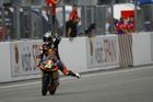 Cortese prvním šampionem Moto3, Abraham v MotoGP bodoval