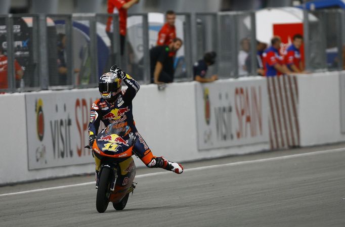 Sandro Cortese se stal historicky prvním šampionem třídy Moto3.