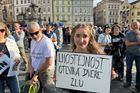 "Rusko tady nechceme!" V Praze se koná akce s názvem Zabraňme vládě extremistů