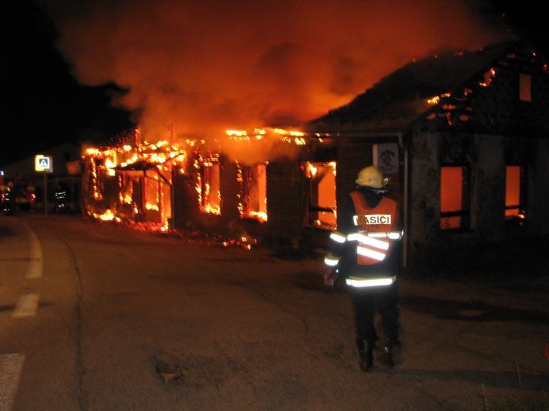 Požár hospody v Netřebicích
