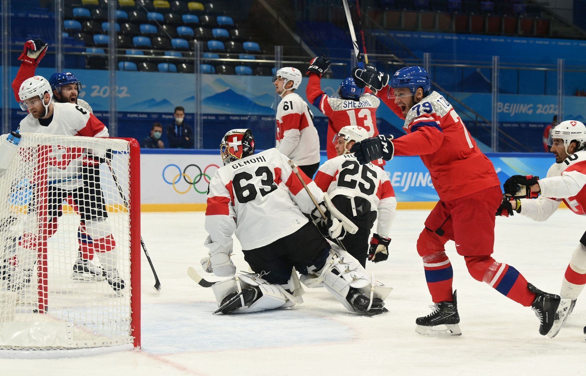 Jiří Smejkal slaví gól v zápase Česko - Švýcarsko na ZOH 2022 v Pekingu