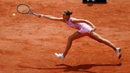 Marná snaha. Karolína Plíšková ve čtvrtek na dvorci Philippa Chatriera bojovala o postup do třetího kola Roland Garros, musela se ale sklonit před hrou své soupeřky. S někdejší finalistkou antukového grandslamu Sloane Stephensovou z USA česká jednička prohrála 5:7, 1:6.