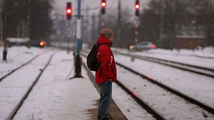 Mezi Prahou a Ústím nad Labem nejezdí vlaky. Spoje se zpožďují o desítky minut; Zdroj foto: Ludvík Hradilek