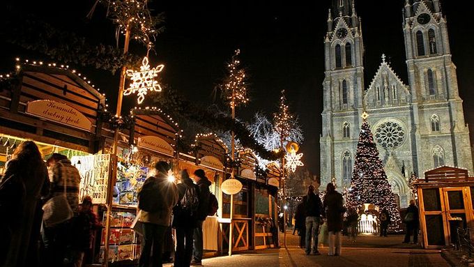 Tradiční místo vánočních trhů na náměstí Míru.