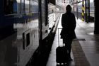 Co může za škrty u regionálních vlaků? Stavební spoření